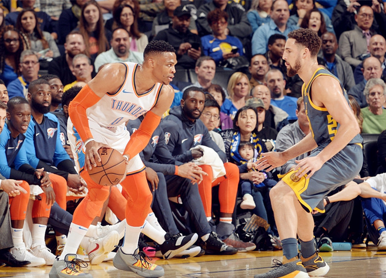 爱游戏-Karsa遭遇二十连败，勇士教练面临压力！的简单介绍