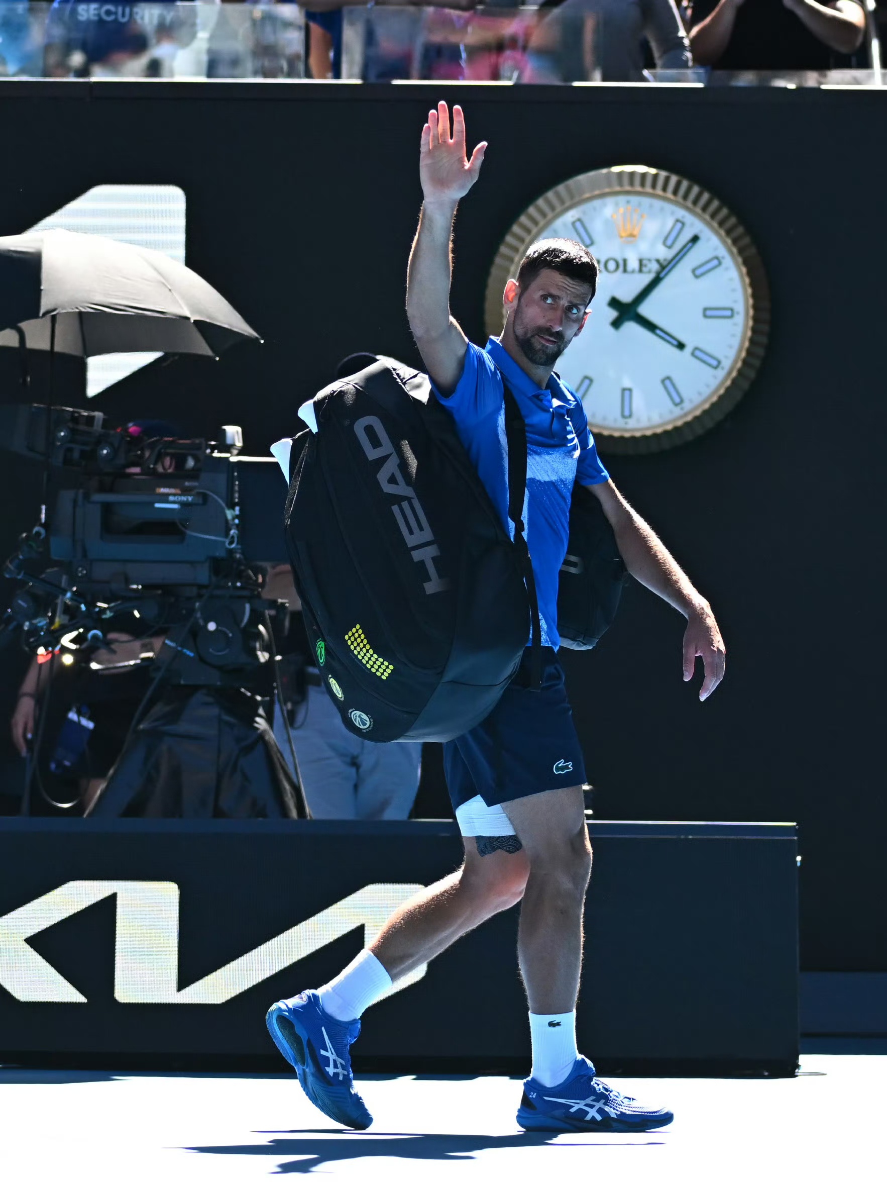 爱游戏-德约科维奇回归赛场，高光表现首场状态亮眼，日本队观众沸腾！的简单介绍