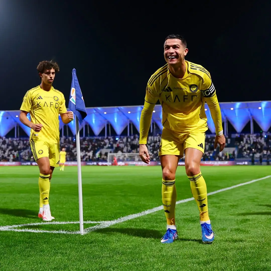 爱游戏- c罗在利物浦比赛中回归赛场,问鼎冠军引发热议了吗 