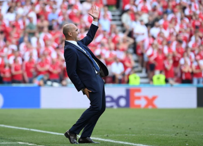 爱游戏体育-包含德布劳内赛事官方发布问鼎冠军新规，MAD争议不断！的词条